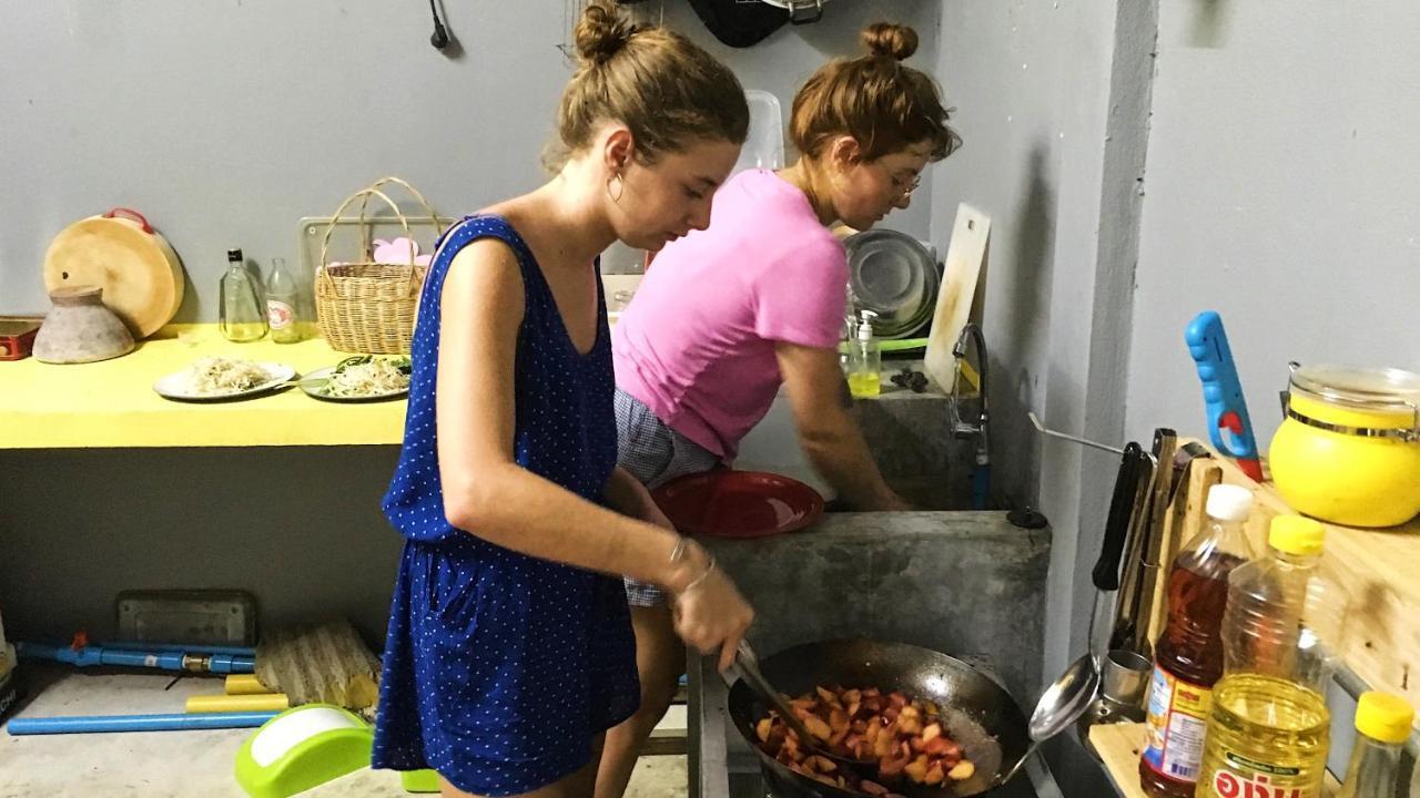 Stamp Hostel (Adults Only) Ban Yang  Екстер'єр фото